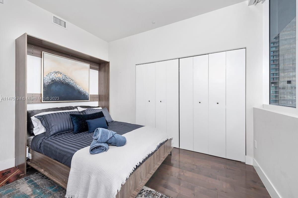 BAY HOUSE MIAMI CONDO - Residential