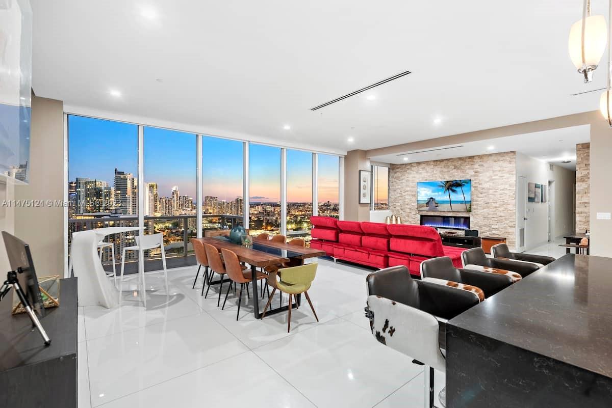 BAY HOUSE MIAMI CONDO - Residential