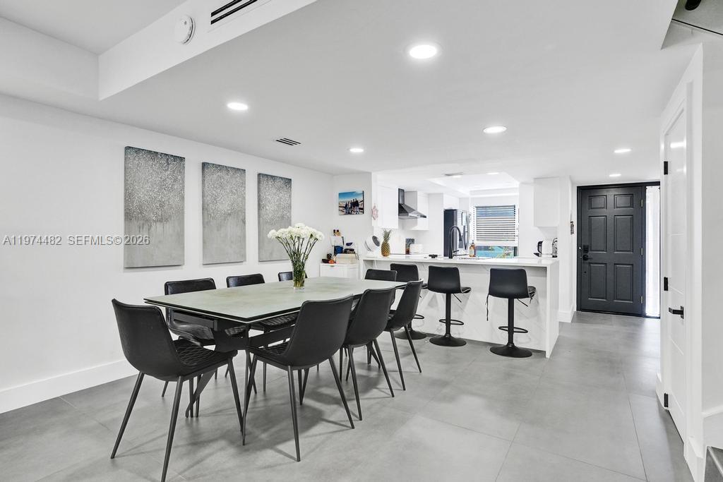 LAKEVIEW TOWNHOUSES CONDO - Residential