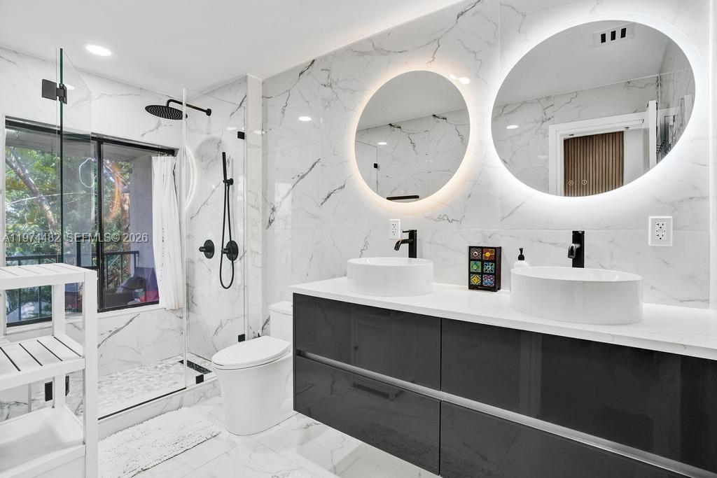 LAKEVIEW TOWNHOUSES CONDO - Residential