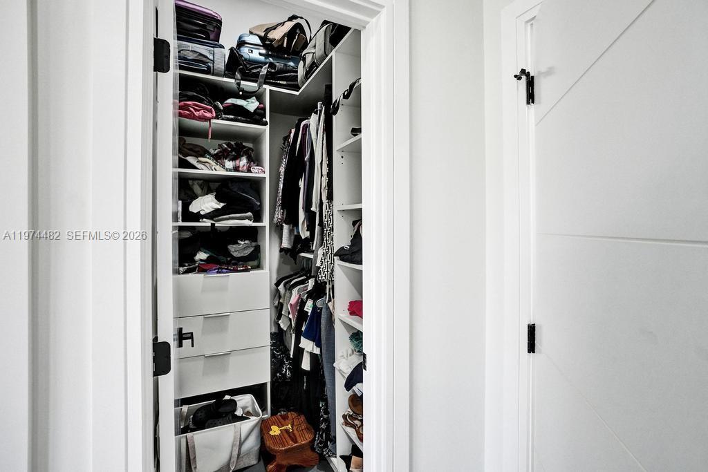 LAKEVIEW TOWNHOUSES CONDO - Residential