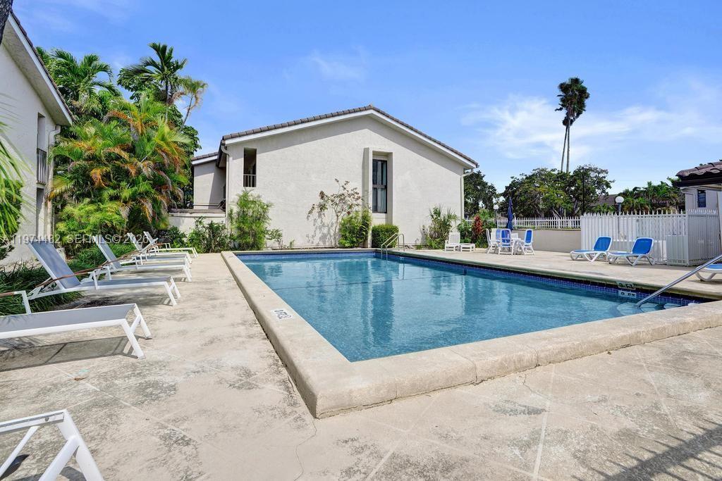 LAKEVIEW TOWNHOUSES CONDO - Residential