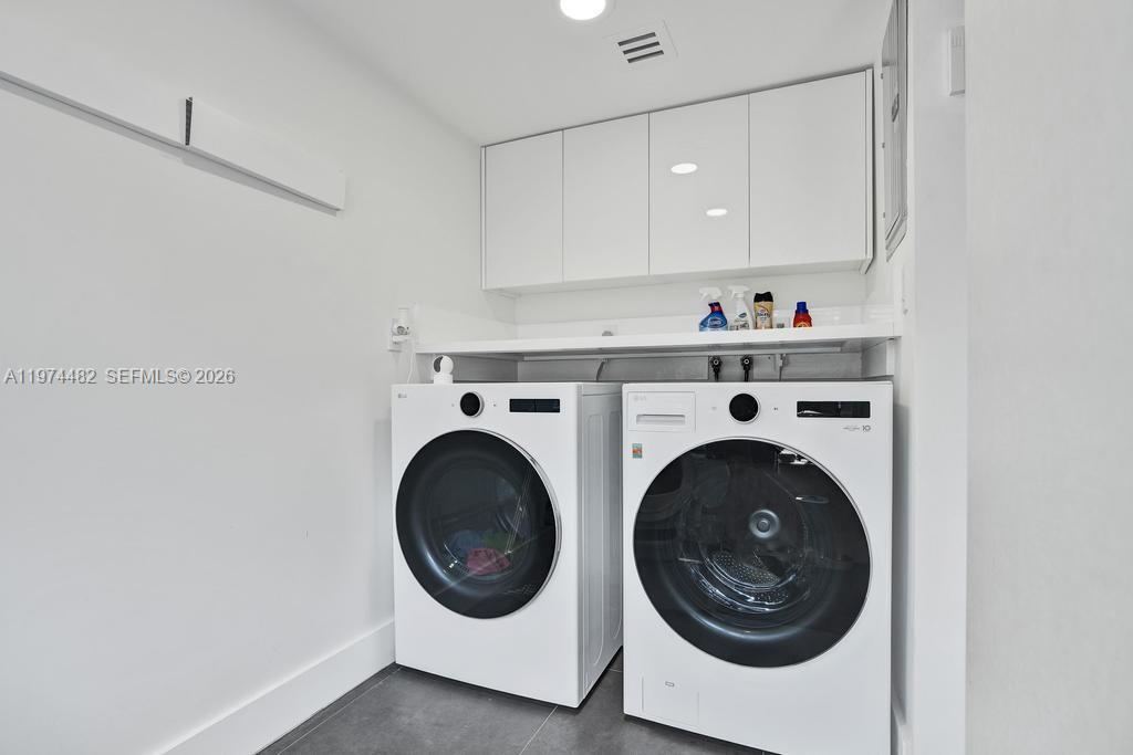 LAKEVIEW TOWNHOUSES CONDO - Residential