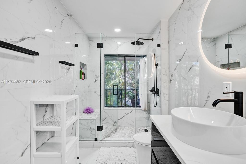 LAKEVIEW TOWNHOUSES CONDO - Residential