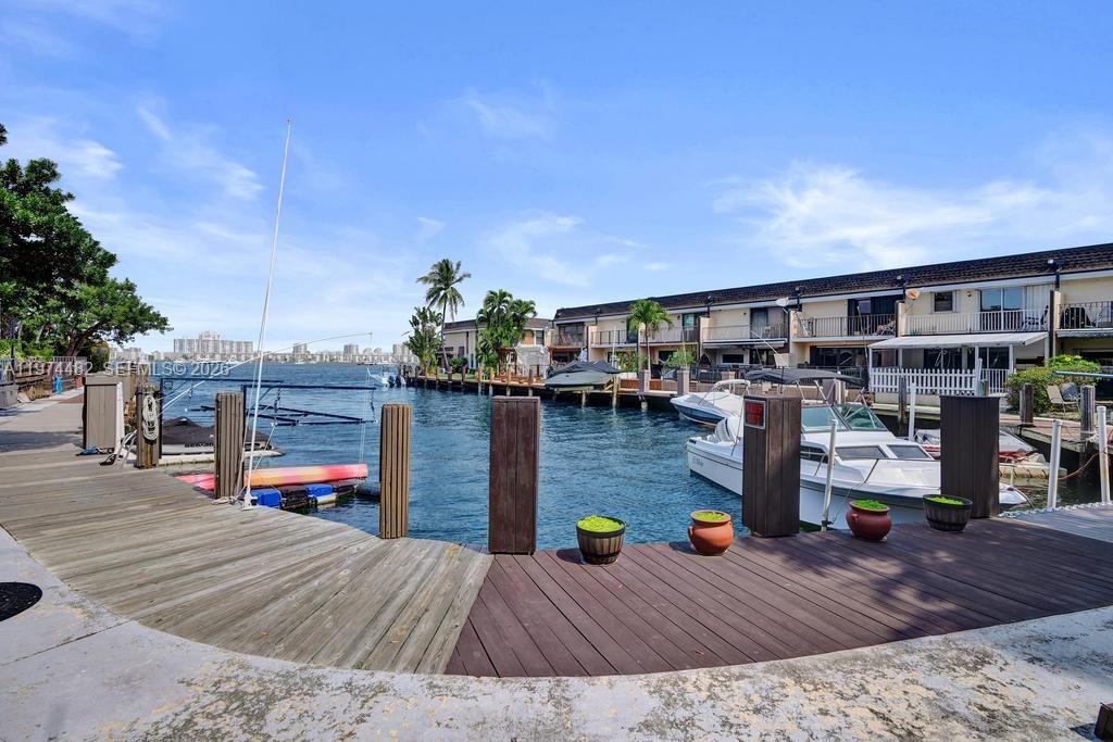 LAKEVIEW TOWNHOUSES CONDO - Residential