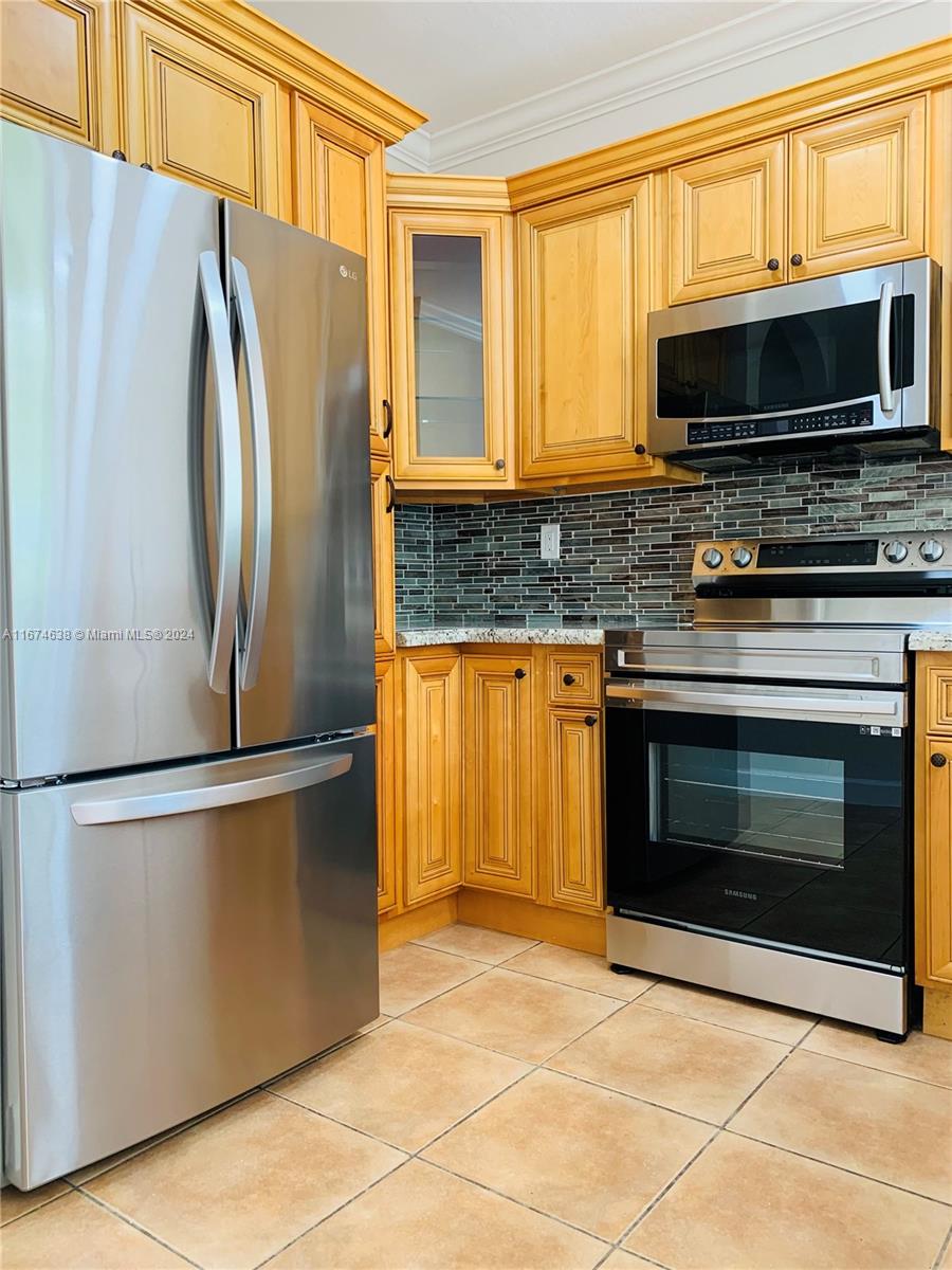 SHOMA HOMES @ COUNTRY CLUB - Residential Lease