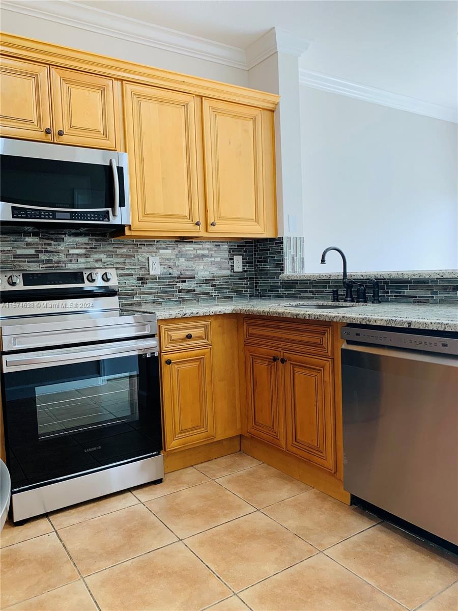 SHOMA HOMES @ COUNTRY CLUB - Residential Lease