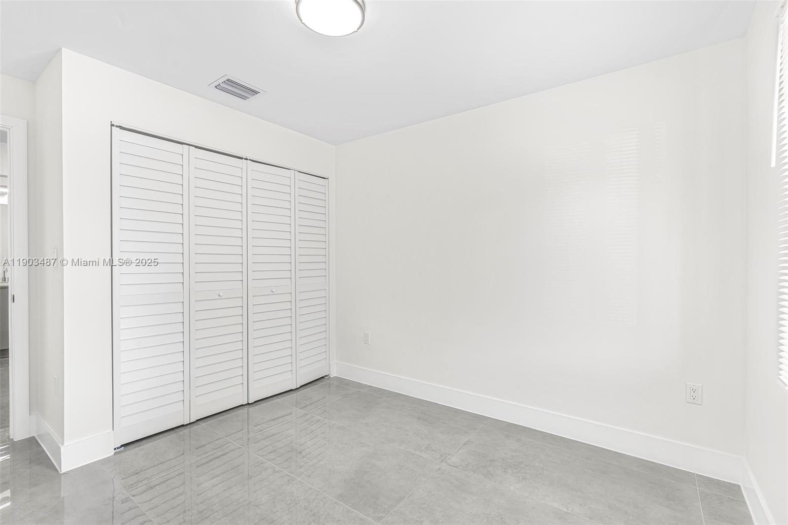 BOWLING GREEN - Residential Lease