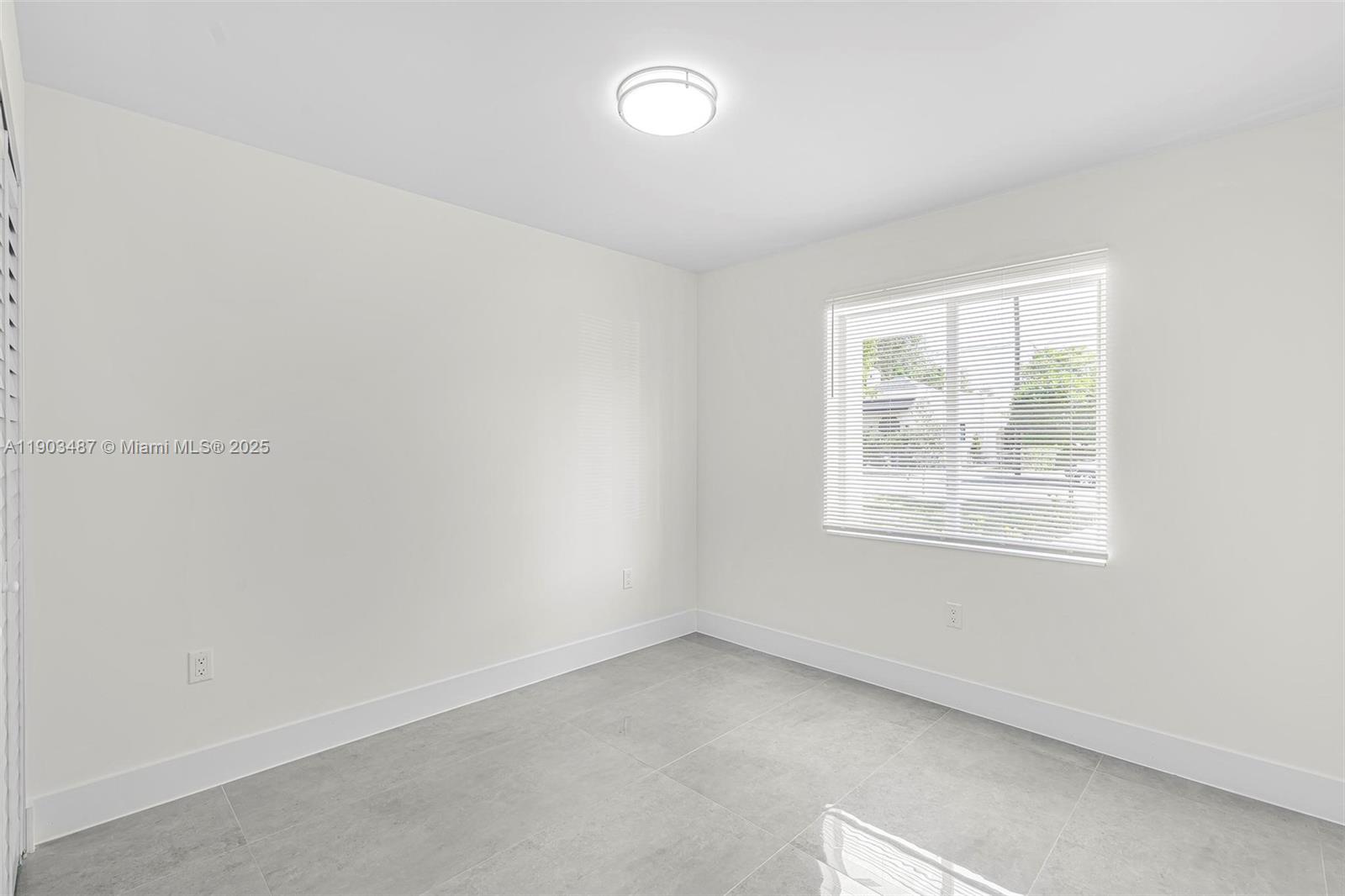 BOWLING GREEN - Residential Lease