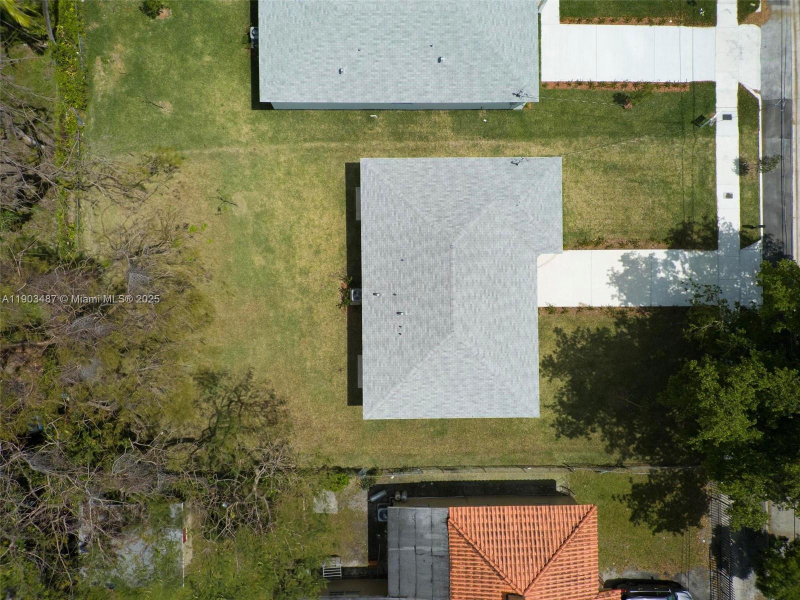 BOWLING GREEN - Residential Lease