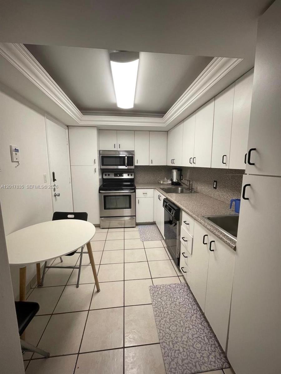 THE CARRIAGE CLUB NORTH C - Residential Lease