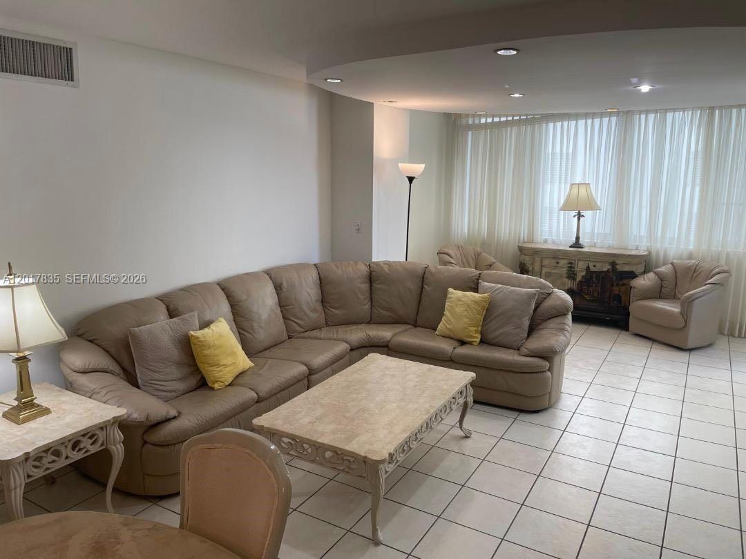 THE CARRIAGE CLUB NORTH C - Residential Lease