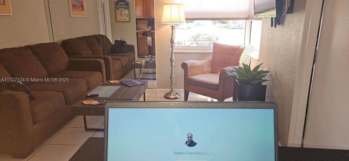 MID MARI CONDO - Residential Lease