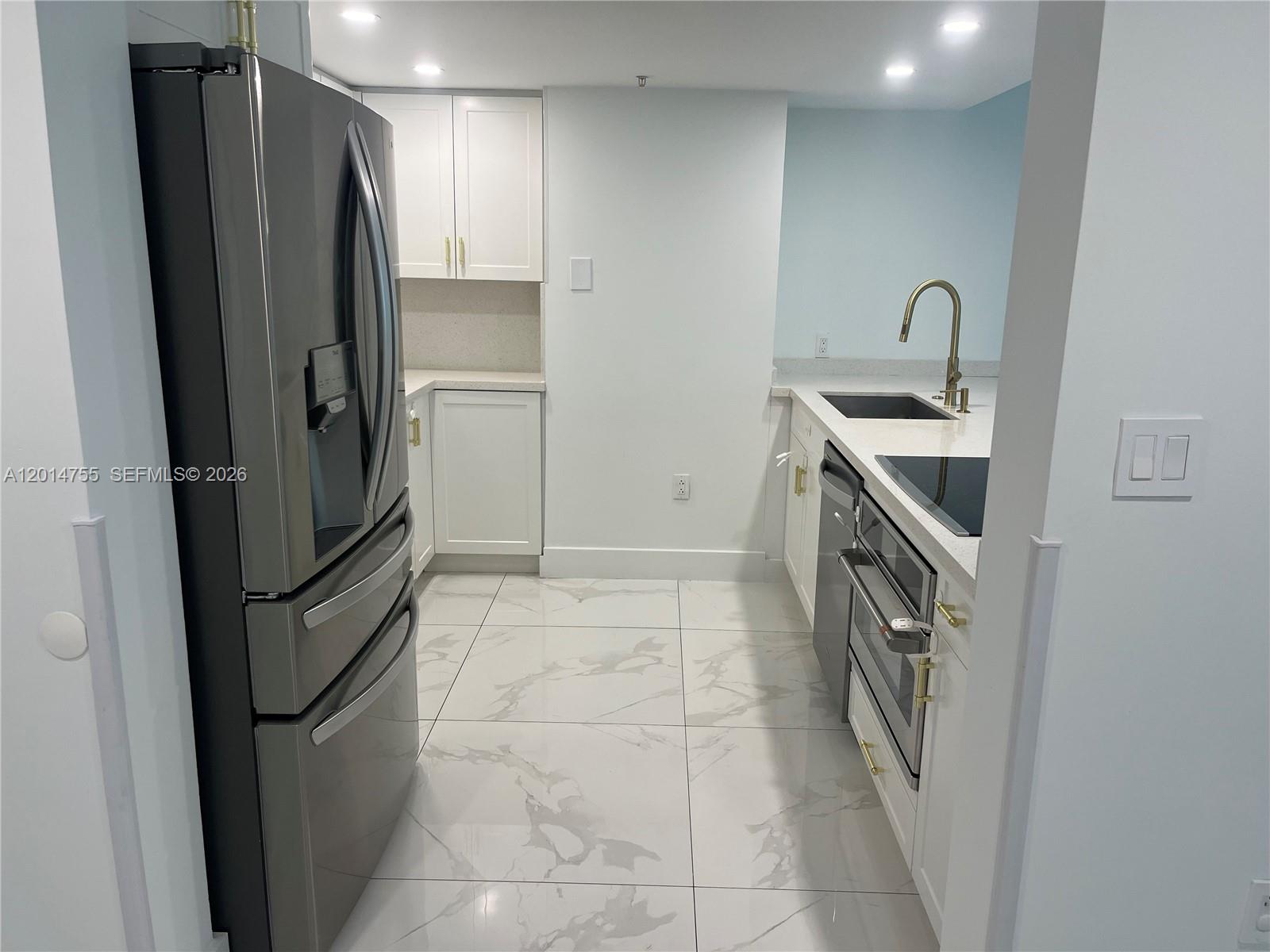 1800 CLUB CONDO - Residential