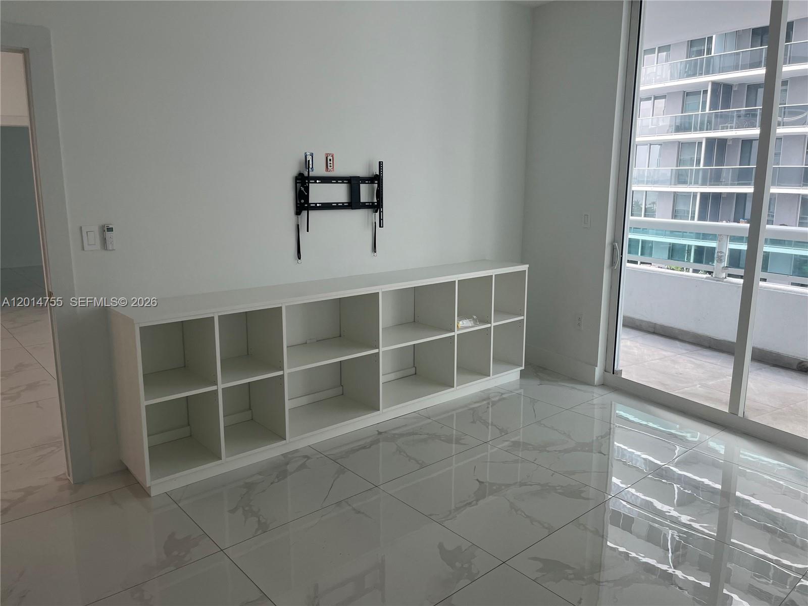 1800 CLUB CONDO - Residential