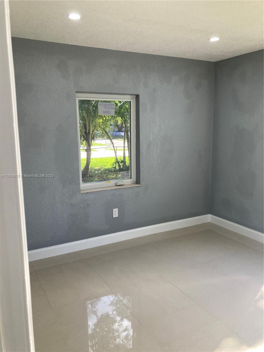 ROCKMOOR VILLA TRACK - Residential