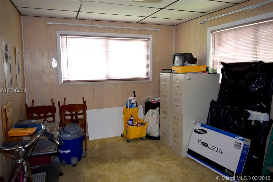 LYONS PARK FIRST ADD - Residential