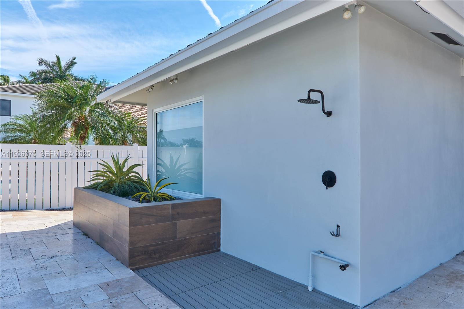 RIO VISTA ISLES - Residential