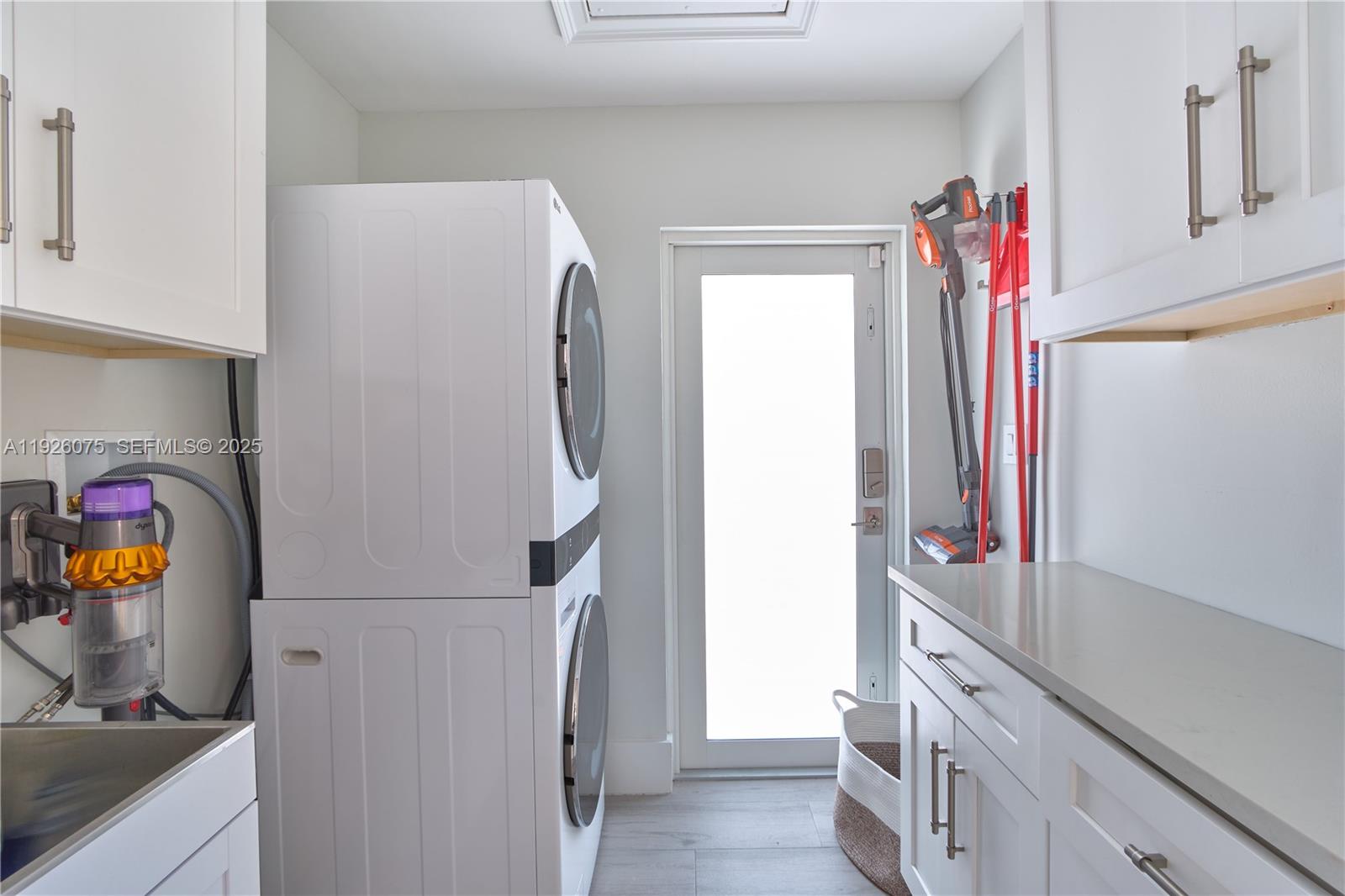 RIO VISTA ISLES - Residential