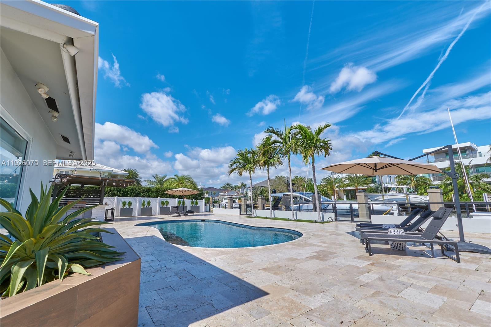 RIO VISTA ISLES - Residential