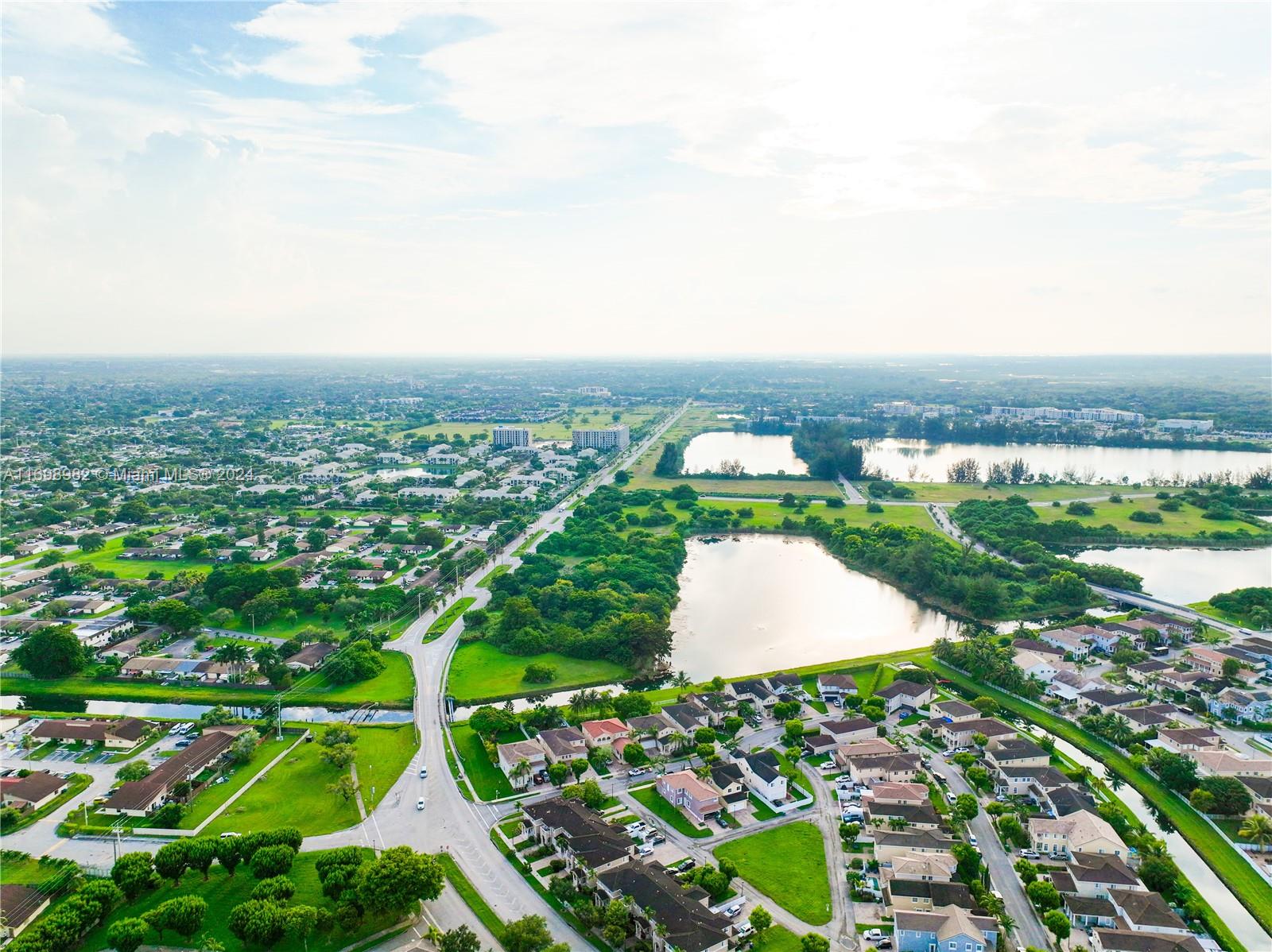 MANDARIN LAKES - Residential