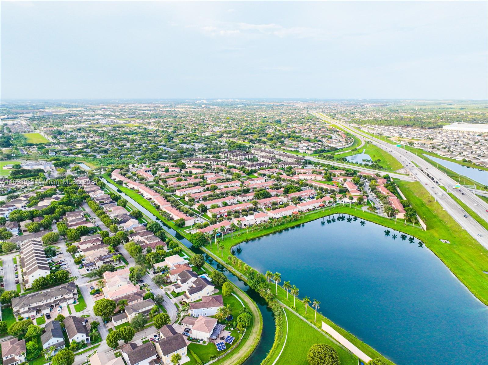 MANDARIN LAKES - Residential