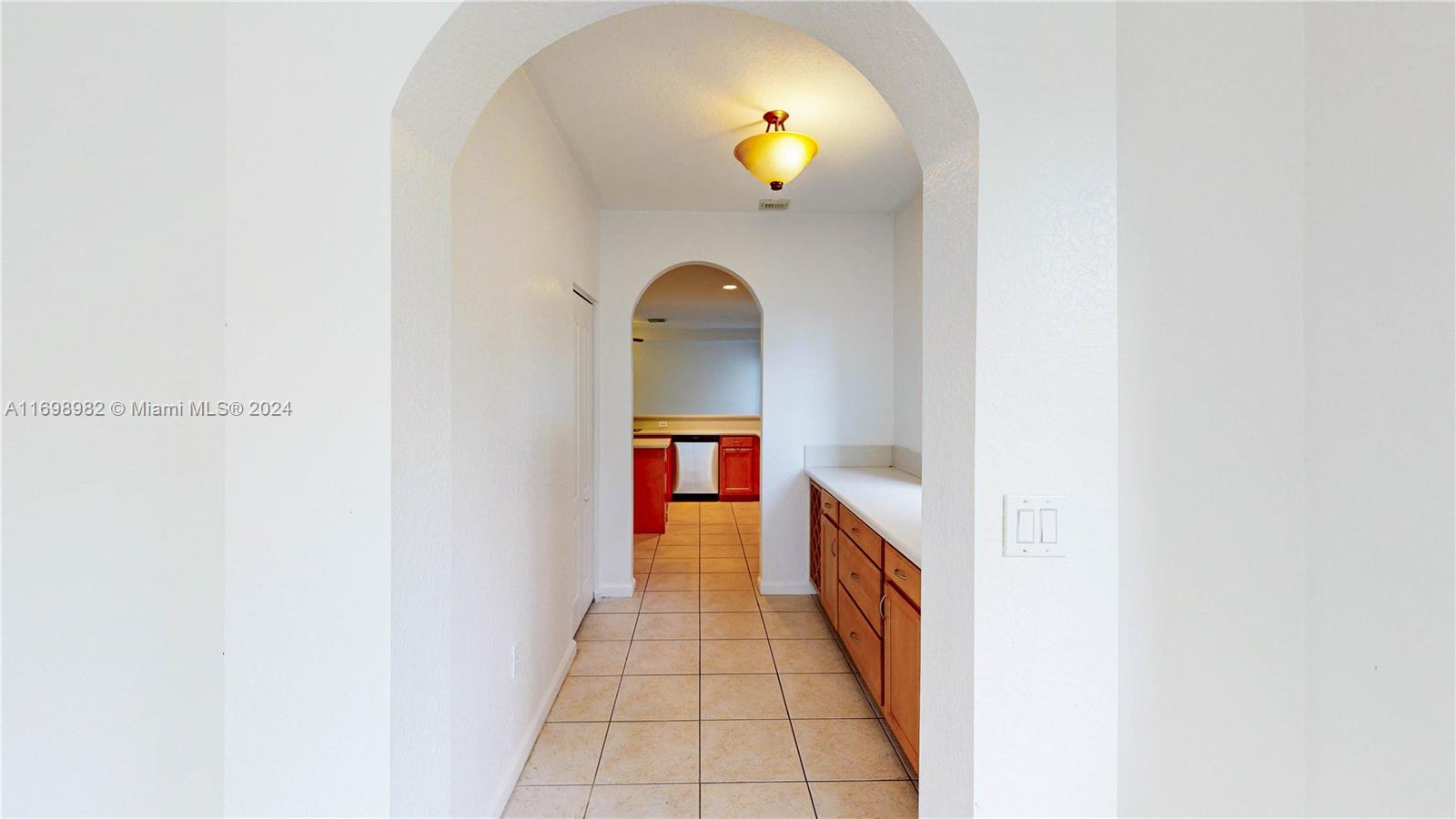 MANDARIN LAKES - Residential