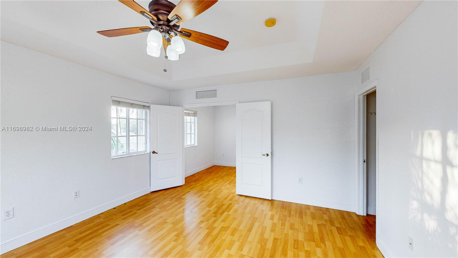 MANDARIN LAKES - Residential