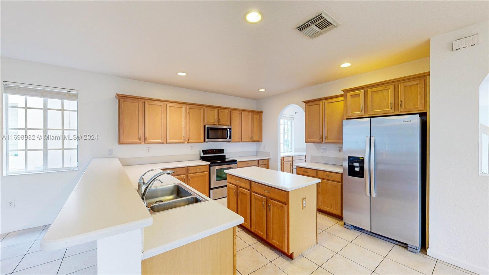 MANDARIN LAKES - Residential