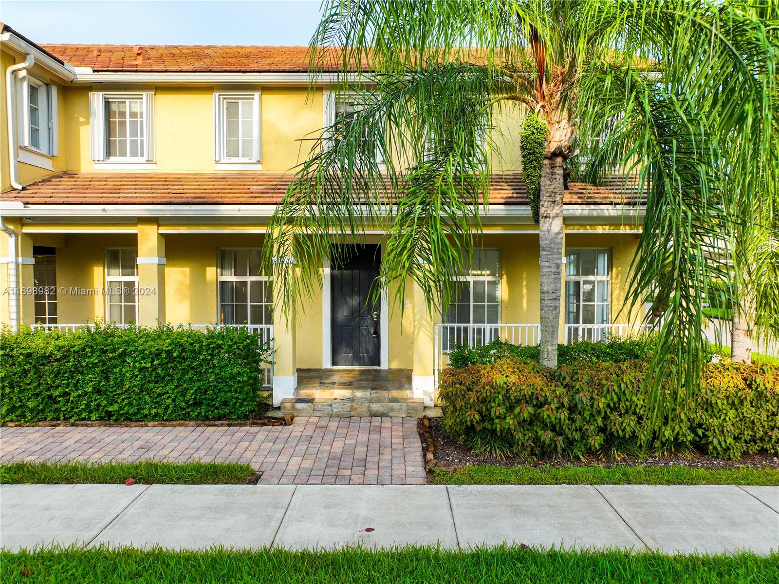 MANDARIN LAKES - Residential