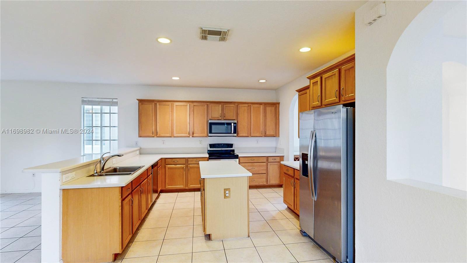MANDARIN LAKES - Residential