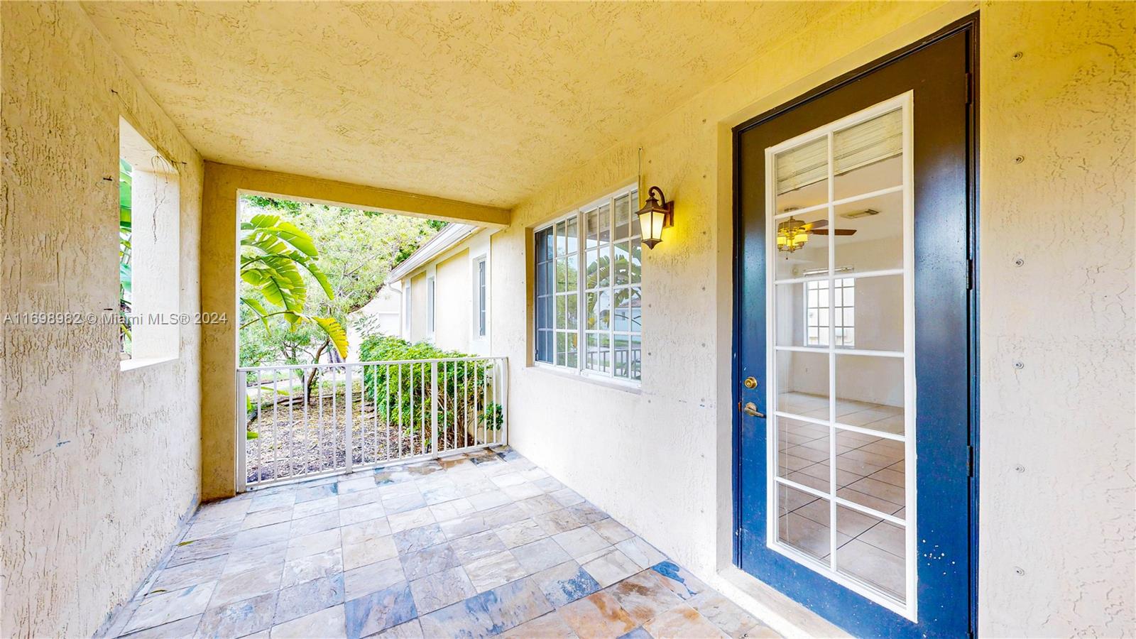 MANDARIN LAKES - Residential