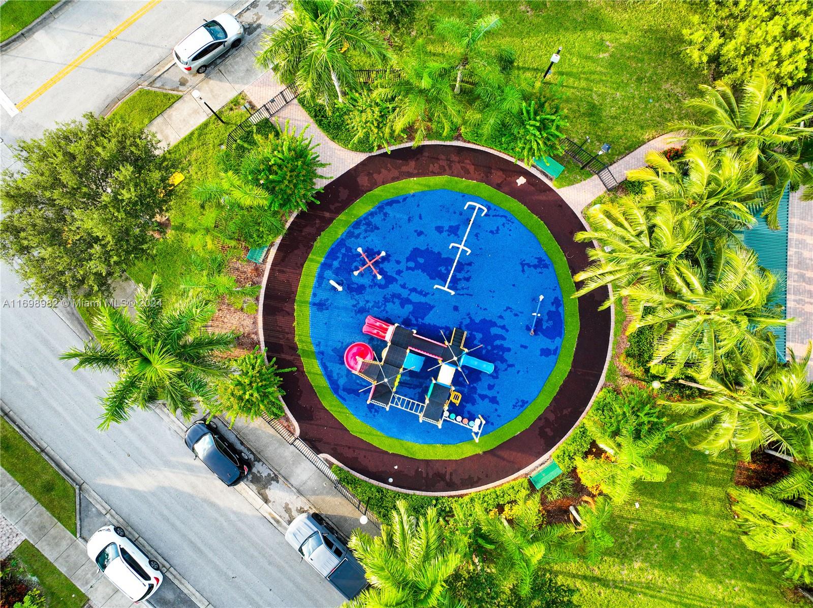 MANDARIN LAKES - Residential