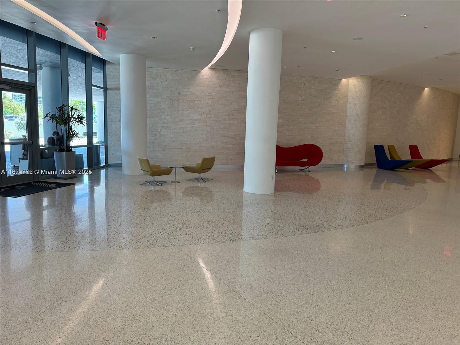 BLUE CONDO - Residential