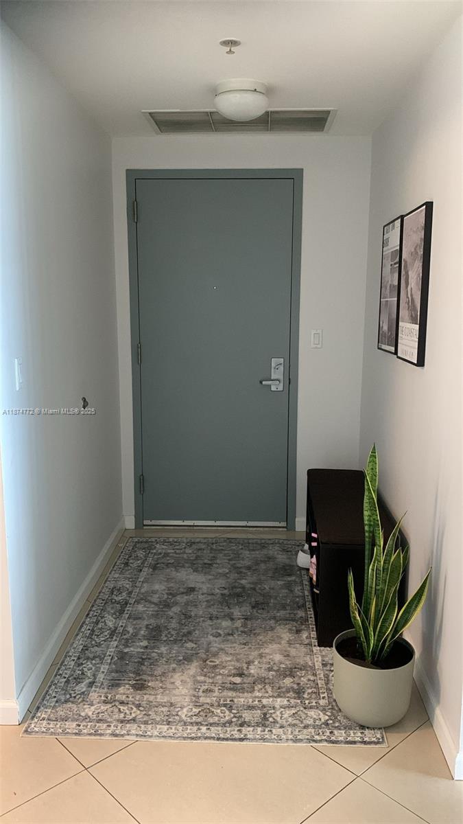 BLUE CONDO - Residential