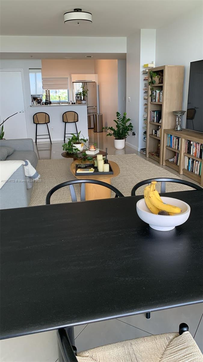 BLUE CONDO - Residential