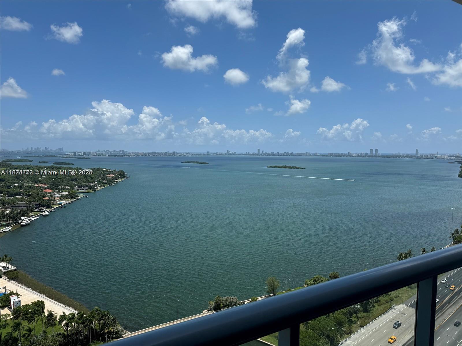 BLUE CONDO - Residential