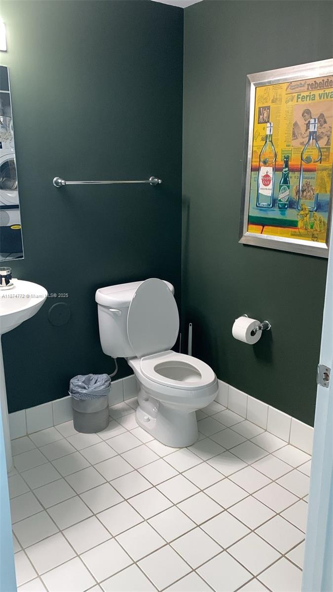 BLUE CONDO - Residential