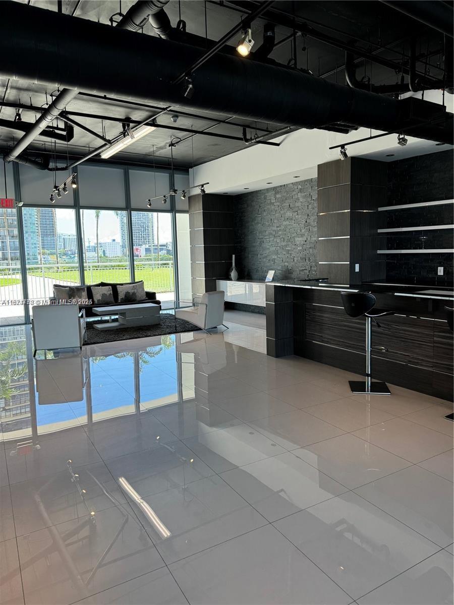 BLUE CONDO - Residential