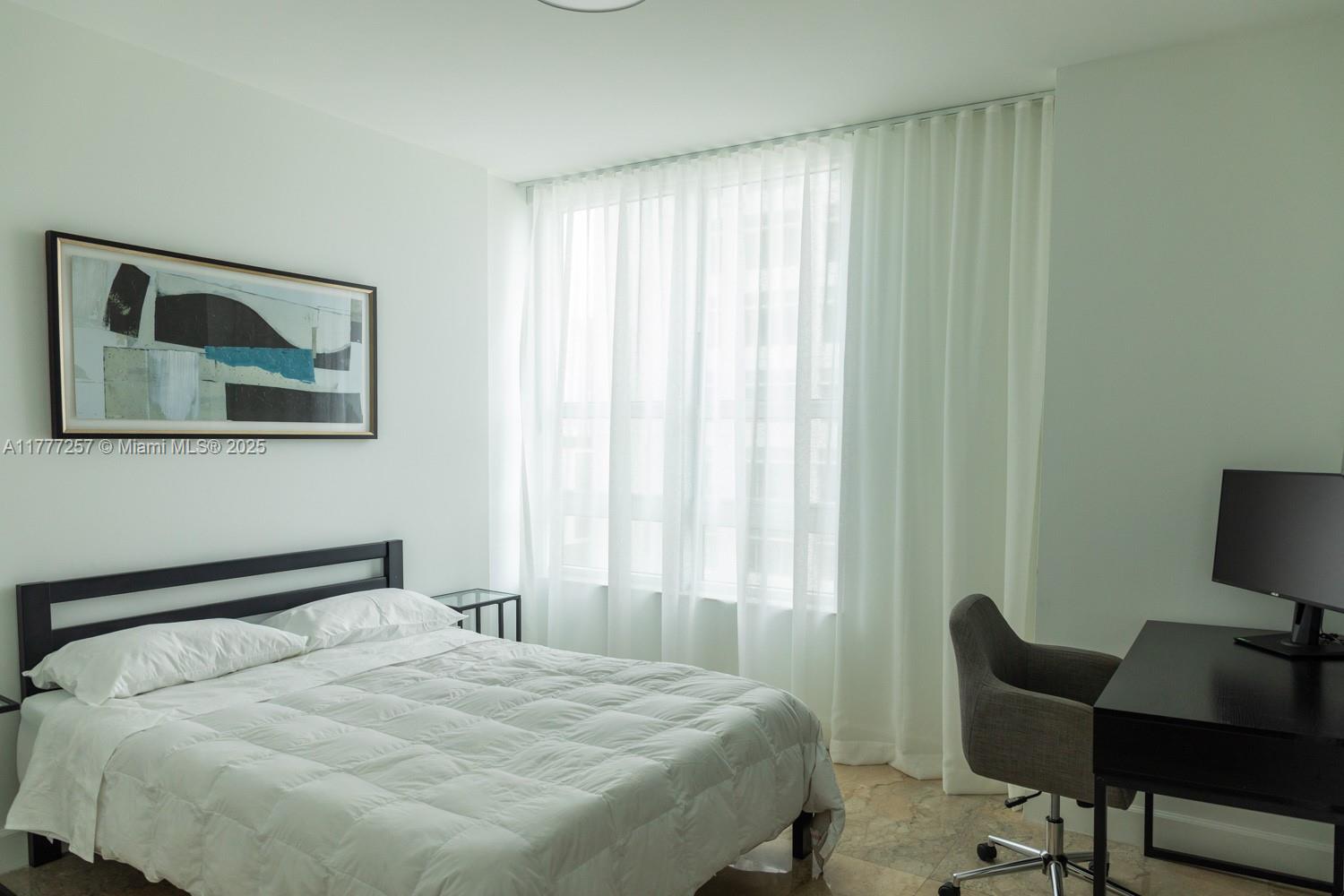 THE PLAZA 851 BRICKELL CO - Residential Lease