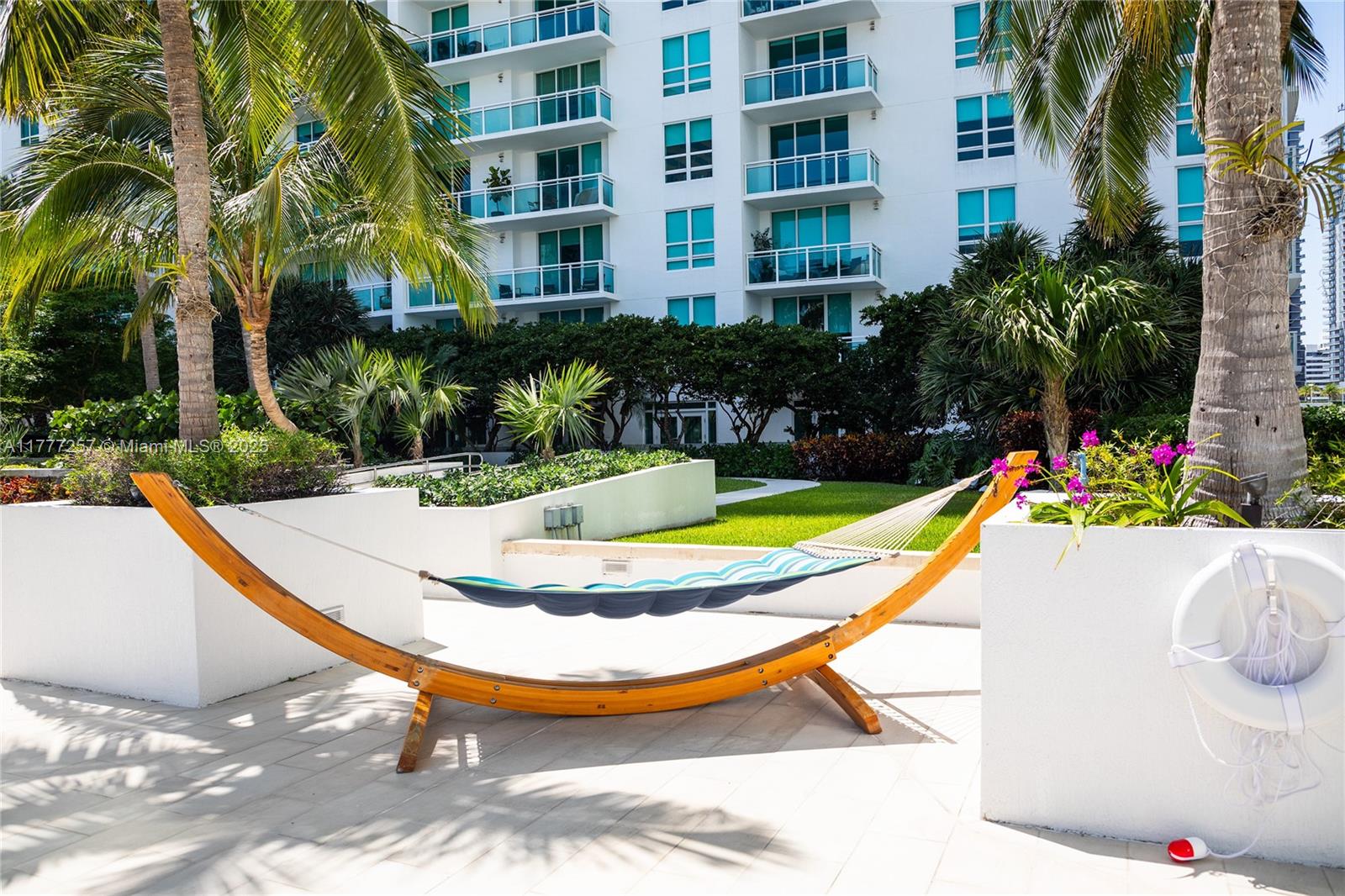 THE PLAZA 851 BRICKELL CO - Residential Lease