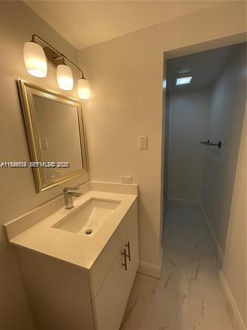 HOLLYWOOD - Residential Lease