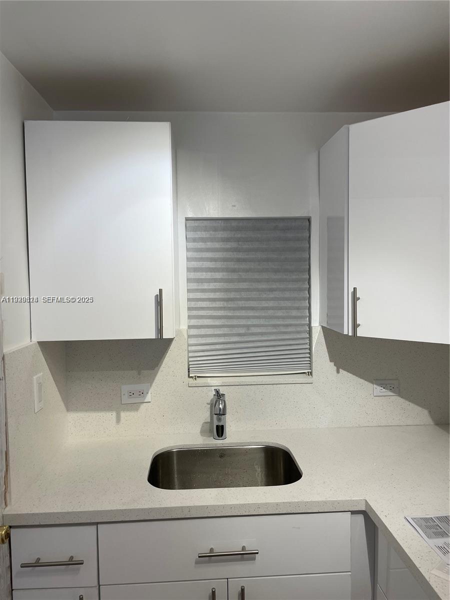 HOLLYWOOD - Residential Lease