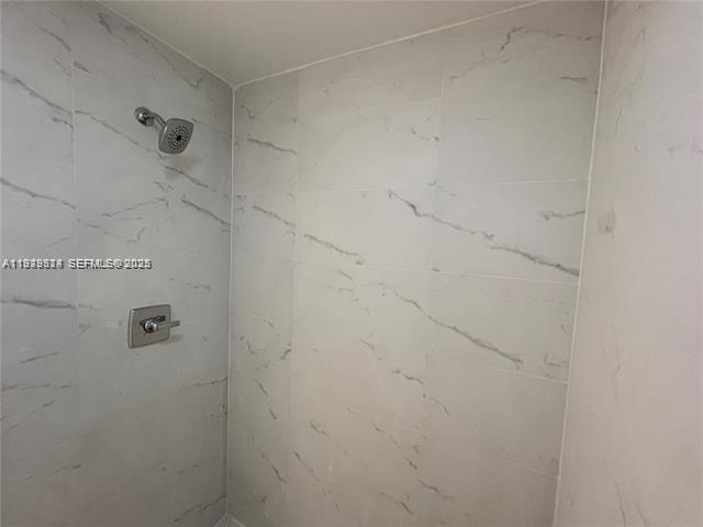 HOLLYWOOD - Residential Lease