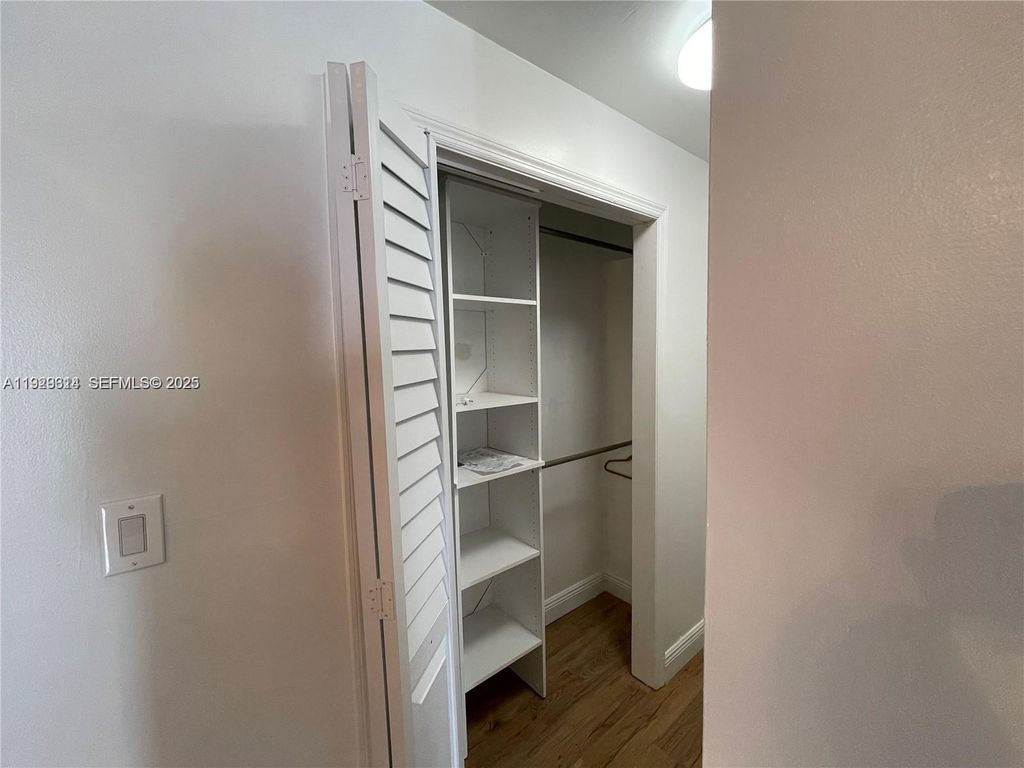 Photo of Hollywood, FL 33020 (MLS # A11929314)