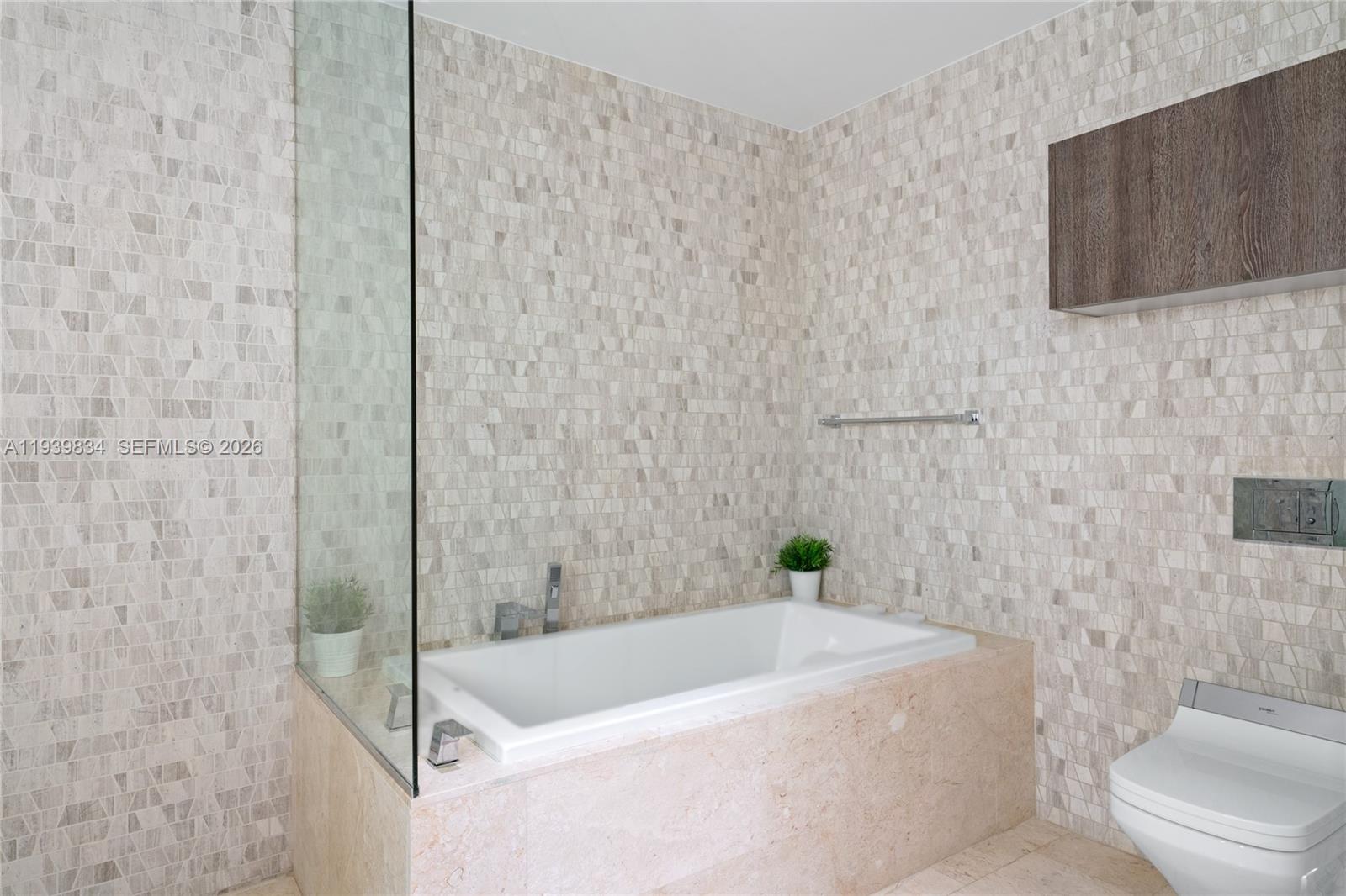 RISE CONDO - Residential