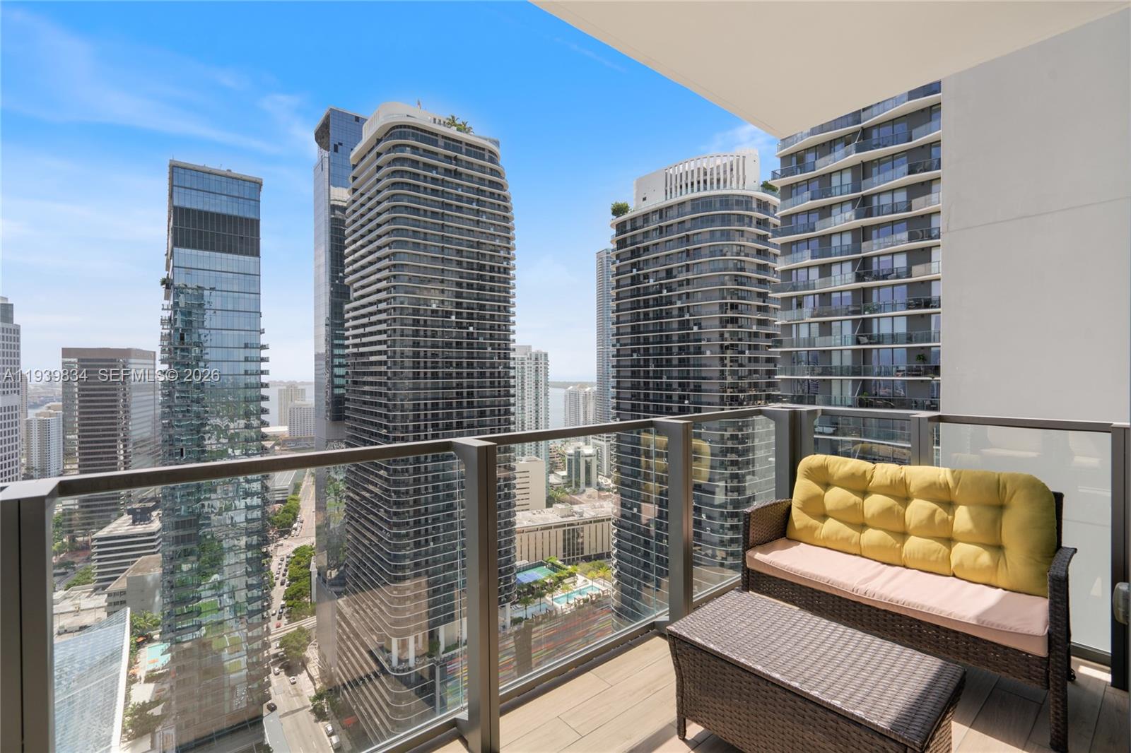 RISE CONDO - Residential