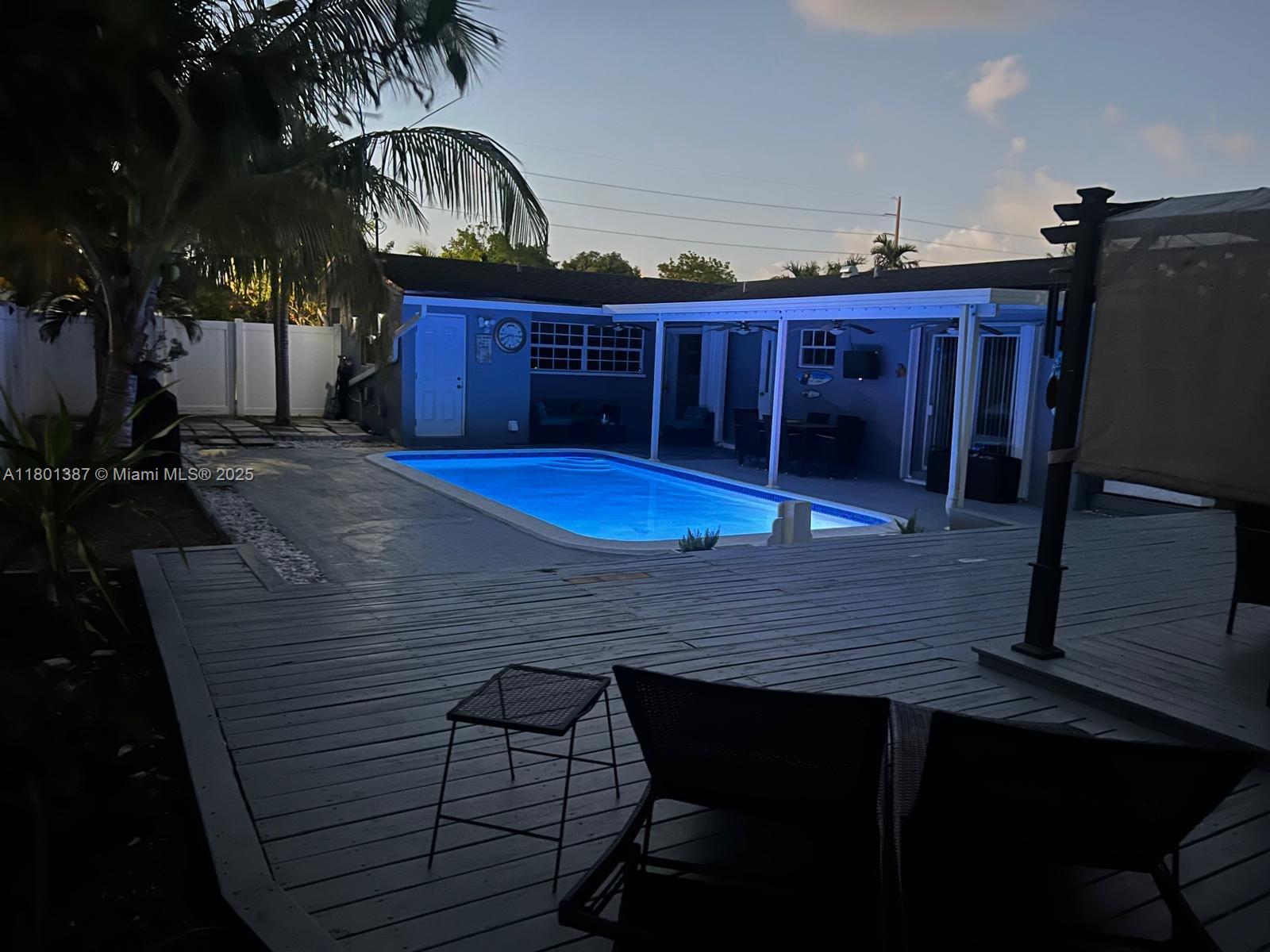 LAUDERDALE LAKES WEST GAT - Residential