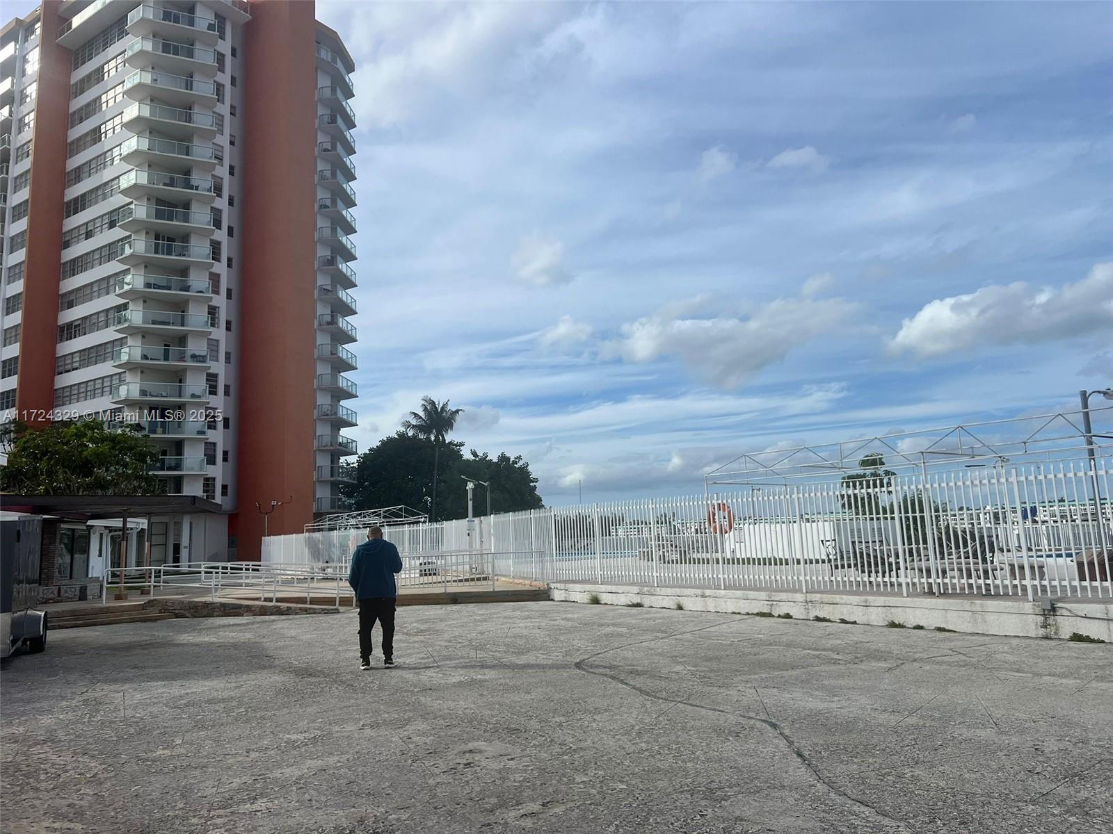 1301 NE Miami Gardens Dr 321W