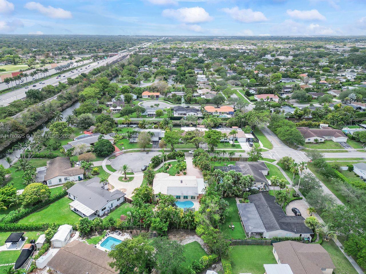 Village Kendale - Residential